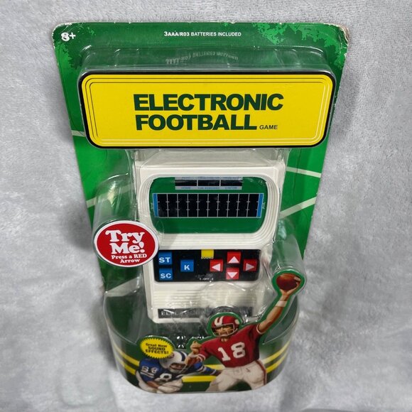 Basic Fun: Electronic Football Handheld Game NEW‎ SEALED RETRO STYLE GAMING - Picture 7 of 8